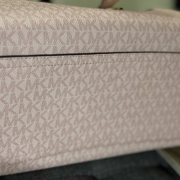 MICHAEL KORS- Medium Travel Duffle Weekender Luggage Bag Powder Blush - Picture 7 of 8